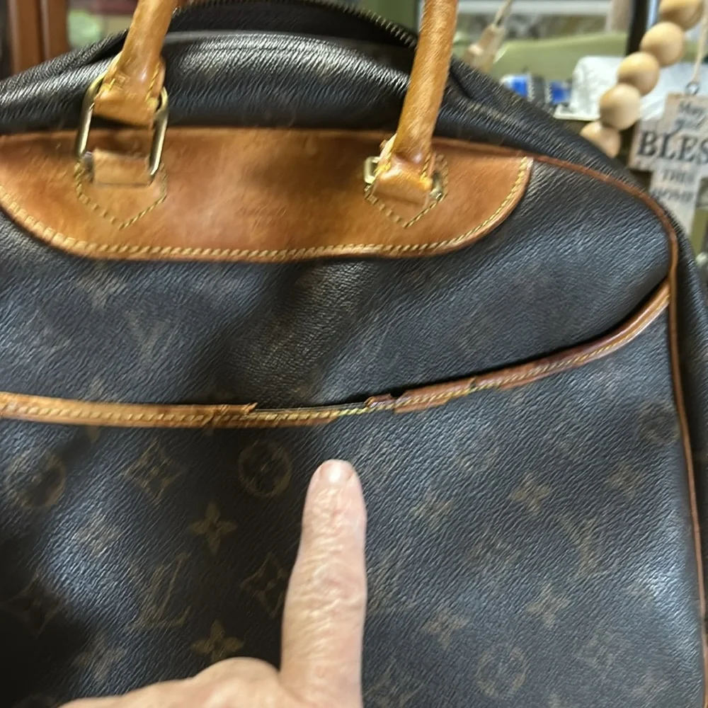 Authentic LV large Deauville handbag - Picture 9 of 16